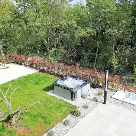 Vinomore Villa *